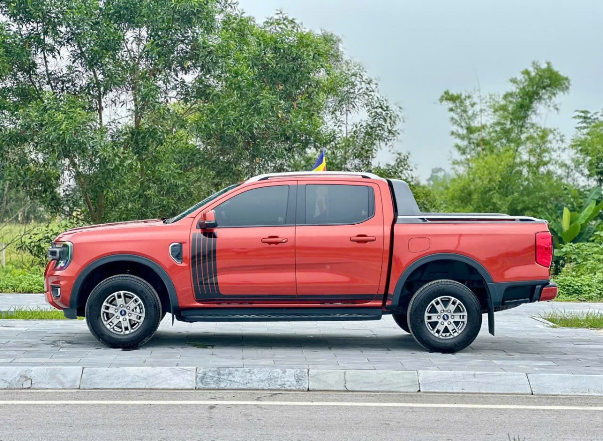 Ford Transit độ Limousine